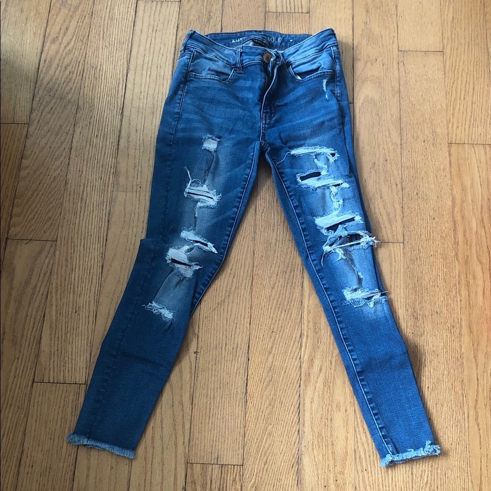 Petite American Eagle Outfitters Ripped Blue Super Stretch Jeans size 4 Short.